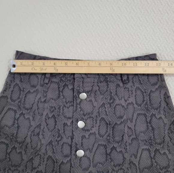 Karlie Brown Snake Print Skirt Button Front Size Small - Picture 7 of 11